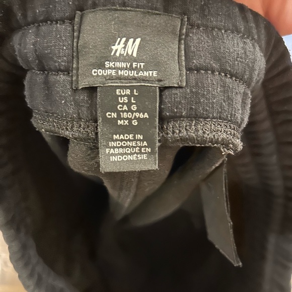 H&M Black Pants. Large - Picture 3 of 3